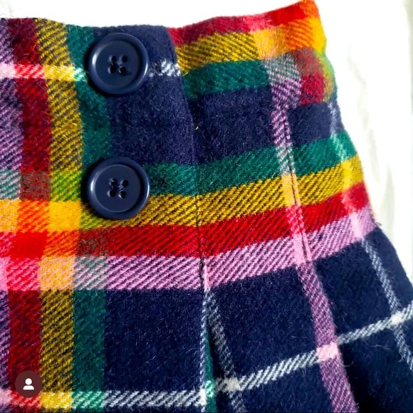 Mini Boden rainbow pleated Wool skirt lined with a yellow satin
2-3yr - Picture 3 of 4